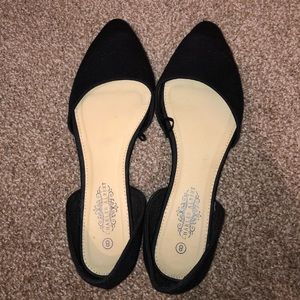 Women’s black flats